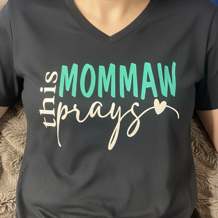This Mommaw Prays faith and family Christian grandmother tee shirt
